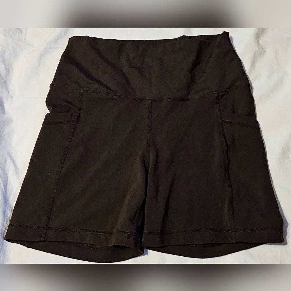 Yogalicious 5'' short